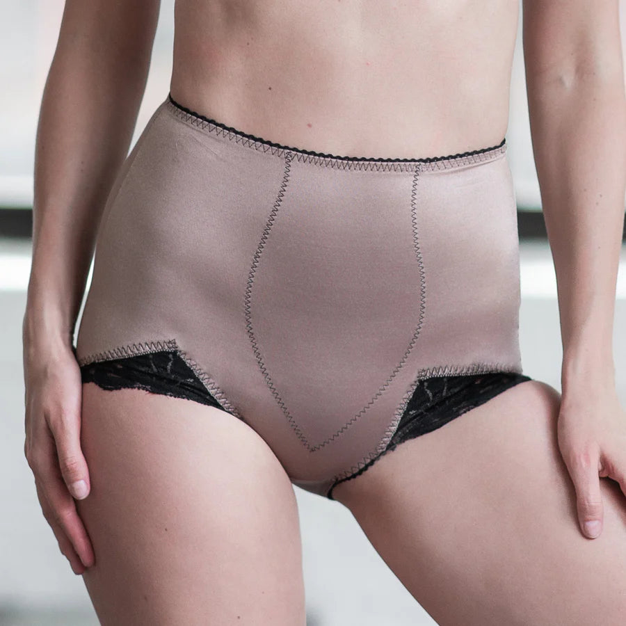 919 Light Shaping Panty with comfort V Leg lace design
