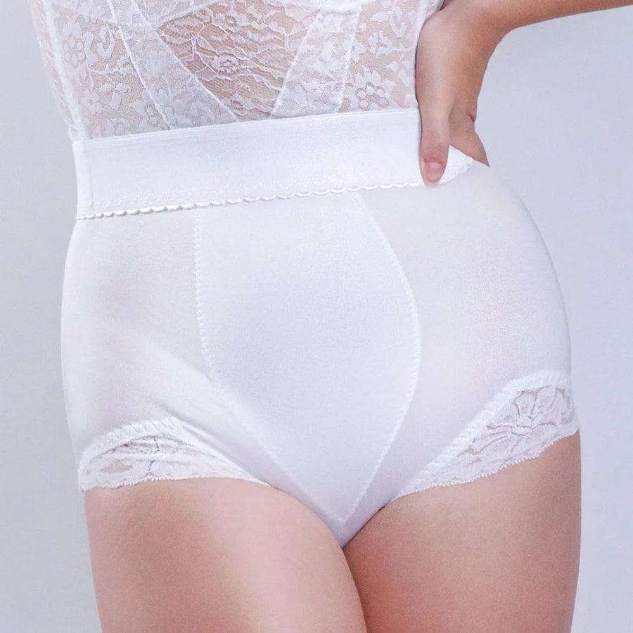 919 Light Shaping Panty with comfort V Leg lace design